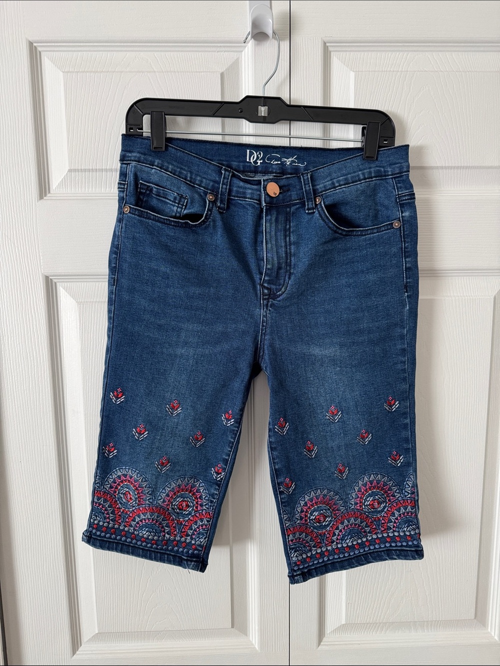 DG2  Dark Blue Embroidered Denim Jean Shorts size 8